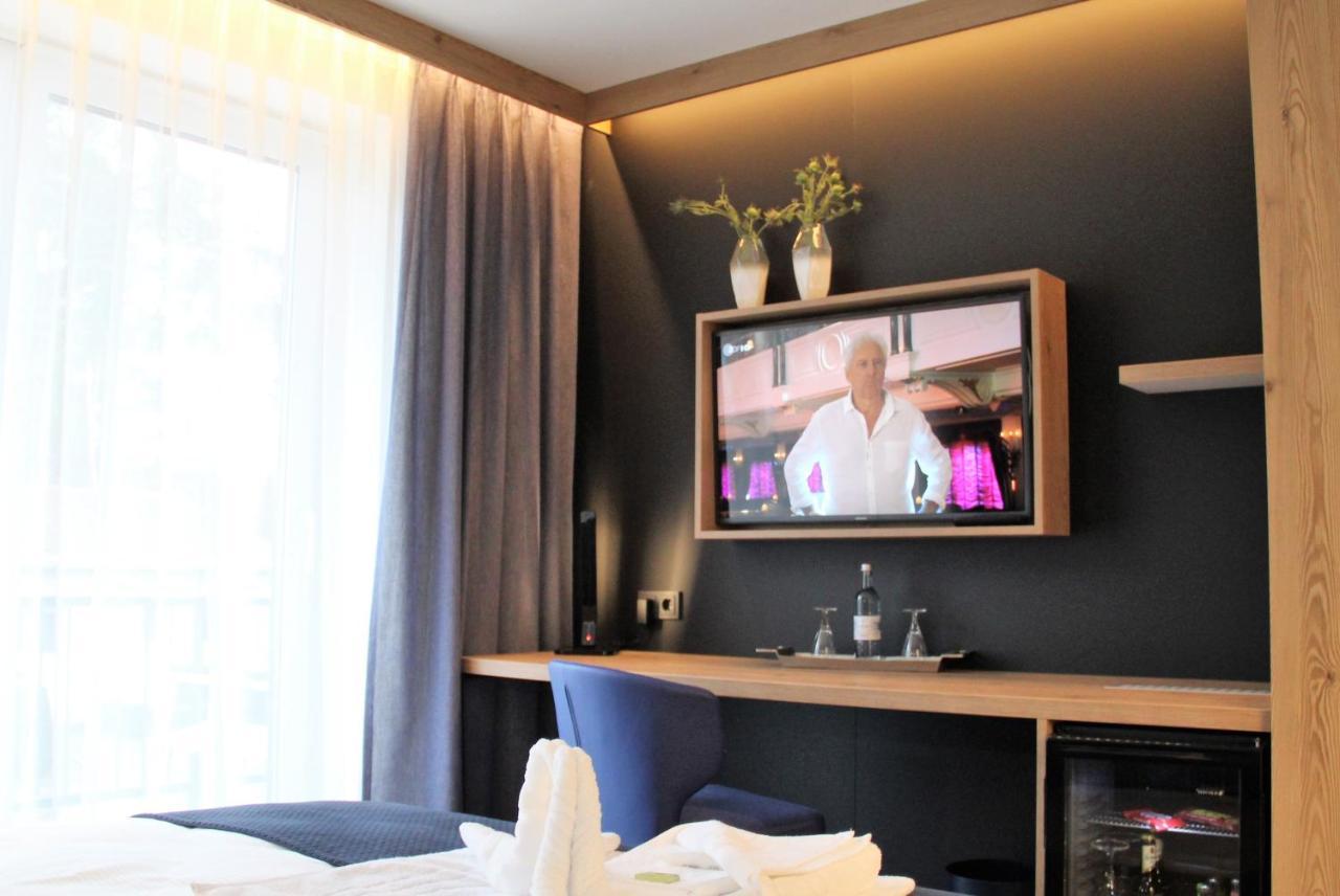 Art & Galerie Hotel Lenz Plauer See Fuenfseen Ngoại thất bức ảnh