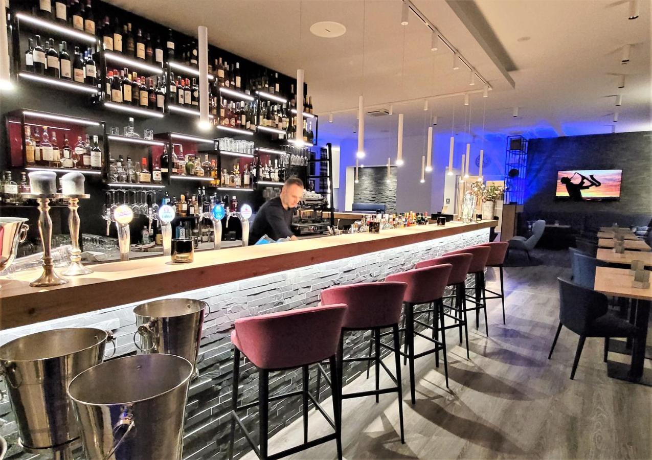 Art & Galerie Hotel Lenz Plauer See Fuenfseen Ngoại thất bức ảnh