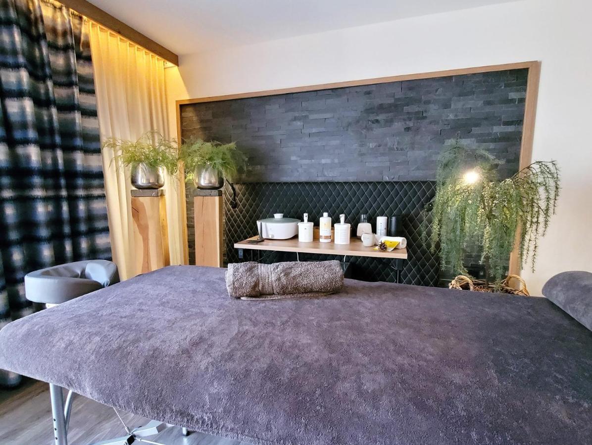 Art & Galerie Hotel Lenz Plauer See Fuenfseen Ngoại thất bức ảnh